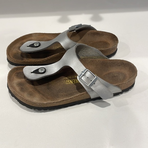 Birkenstock Silver Leather Flip Flop Sandals—Great Comfort & Style—EUC!  Size 38 - Picture 5 of 7